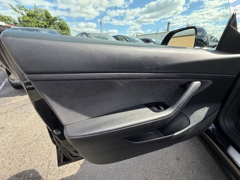 Used 2020 Tesla Model 3 Standard Range RWD image 12
