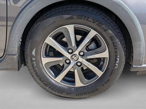 Used 2018 Toyota Prius C Two image 15