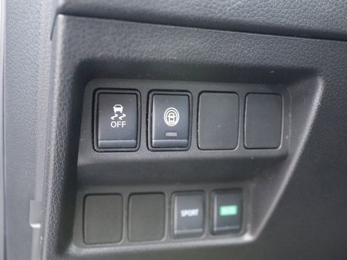 Used 2021 Nissan Rogue Sport S image 13