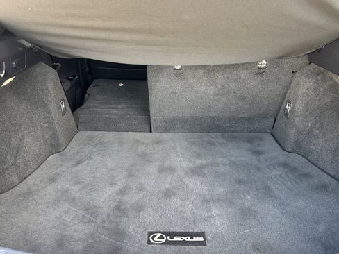 Used 2019 Lexus UX 200 image 14