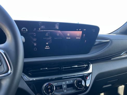 Used 2025 Buick Envista Sport Touring image 21