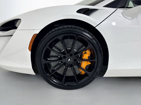 New 2026 McLaren Artura RWD image 9