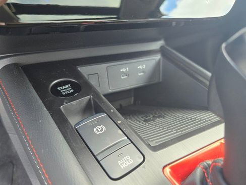 New 2025 Nissan Kicks SR w/ SR Premium Package image 32