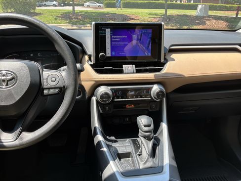 Used 2025 Toyota RAV4 XLE w/ Convenience Package FWD image 30