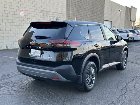 Used 2023 Nissan Rogue S image 4