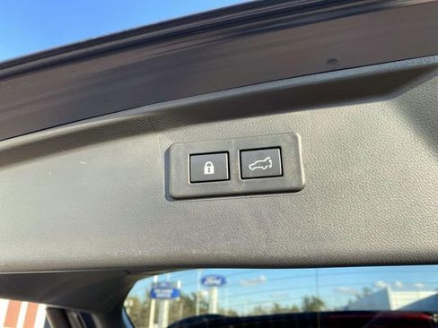 Used 2025 Subaru Outback Limited image 5