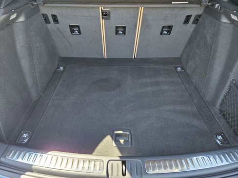 Certified 2025 Porsche Macan image 31