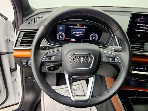 Used 2023 Audi Q5 2.0T Premium Plus w/ Premium Plus Package AWD/4WD image 14