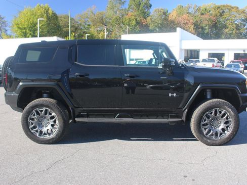 New 2025 GMC Hummer EV 3X image 8