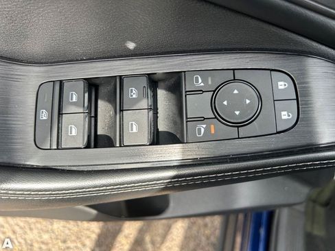 Used 2025 Nissan Rogue SV FWD image 21
