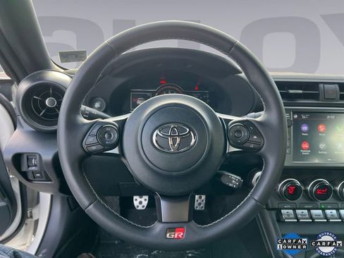 Used 2025 Toyota GR86 Premium w/ Performance Package image 13