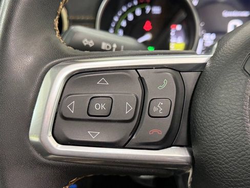 Used 2023 Jeep Wrangler Unlimited Sahara AWD/4WD image 24