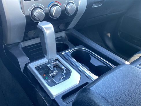 Used 2019 Toyota Tundra SR5 w/ SR5 Convenience Package image 27