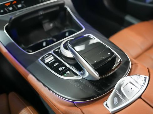 Used 2022 Mercedes-Benz E 450 4MATIC Cabriolet image 30