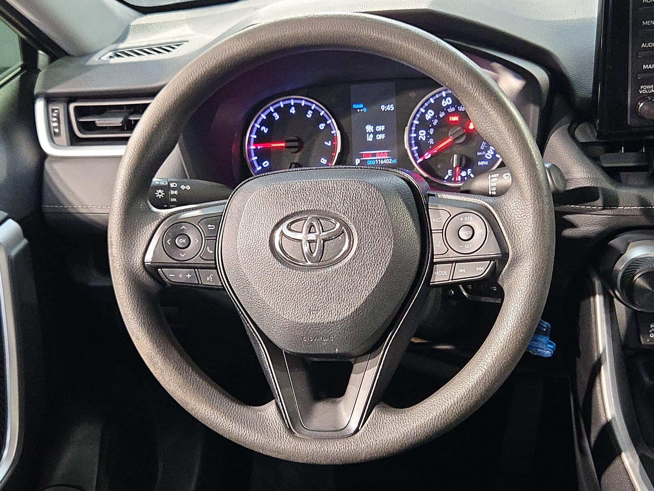 Used 2020 Toyota RAV4 LE FWD image 25