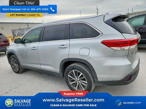 Used 2019 Toyota Highlander XLE FWD image 3