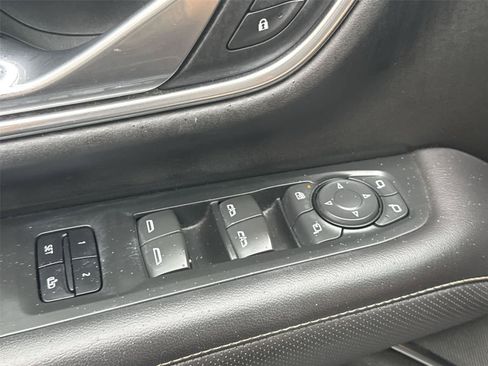 Used 2021 GMC Yukon SLT w/ SLT Premium Package AWD/4WD image 22