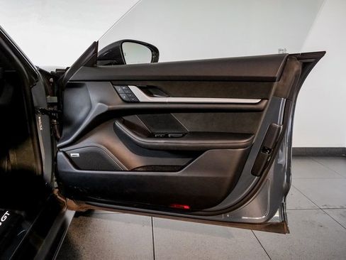 Certified 2025 Porsche Taycan Turbo GT image 28