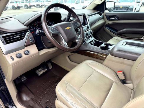Used 2016 Chevrolet Suburban LT image 11