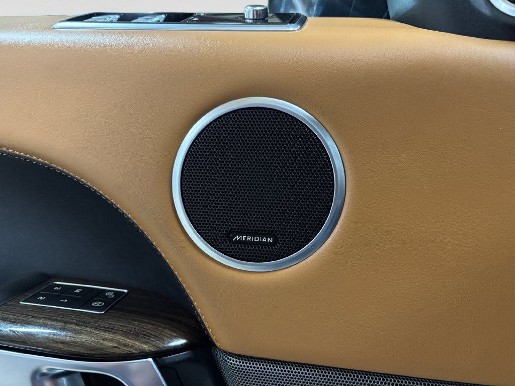 Used 2019 Land Rover Range Rover Sport Supercharged AWD/4WD image 39
