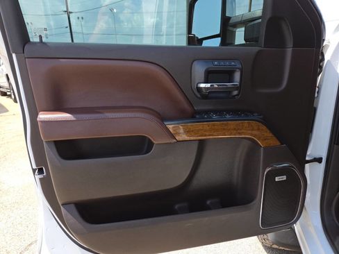 Used 2016 Chevrolet Silverado 2500 High Country w/ Duramax Plus Package AWD/4WD image 17