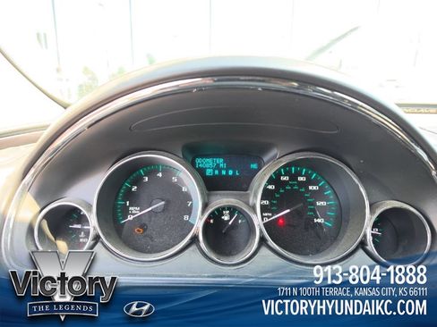 Used 2017 Buick Enclave Leather w/ Trailering Package FWD image 3
