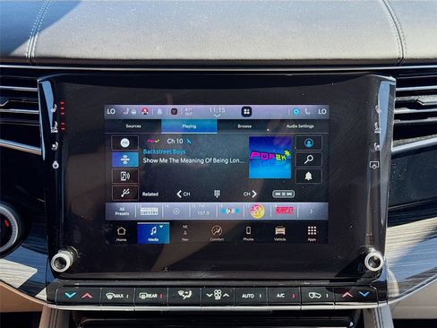 Used 2022 Jeep Wagoneer Series III w/ Flexible Seating Group image 13