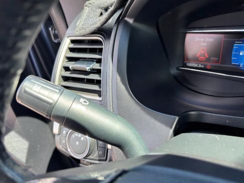 Used 2019 Ford Explorer XLT w/ Equipment Group 201A FWD image 24