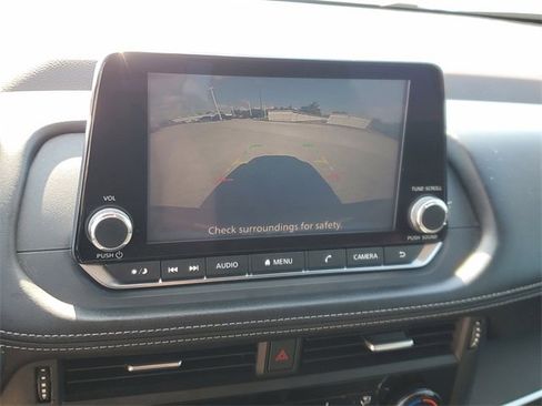 Used 2021 Nissan Rogue S image 25