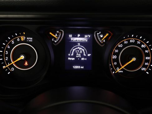 Used 2024 Jeep Gladiator Sport image 4