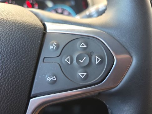 Used 2023 Chevrolet Traverse RS image 23