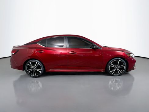 Used 2022 Nissan Sentra SR w/ SR Premium Package FWD image 3