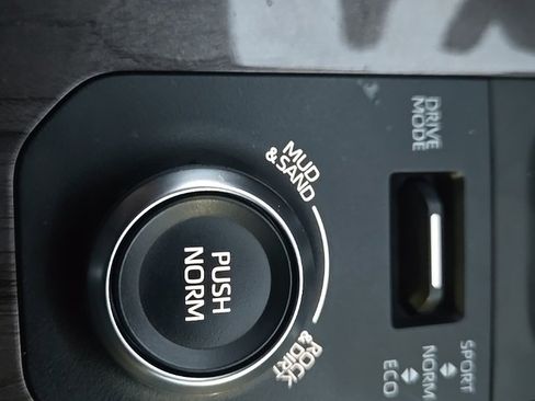 Used 2023 Toyota Highlander Platinum image 21