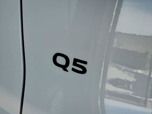 Used 2025 Audi Q5 Premium w/ Convenience Package AWD/4WD image 17