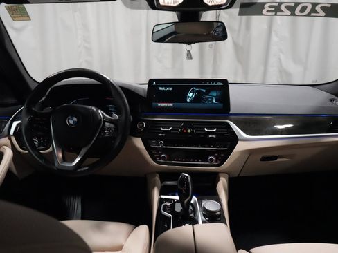 Used 2023 BMW 530i xDrive 530i xDrive w/ Premium Package image 6