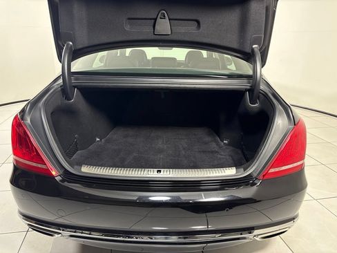 Used 2018 Genesis G90 3.3T Premium RWD image 26