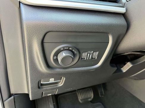 New 2025 Jeep Grand Cherokee Laredo X w/ Luxury Tech Group I image 14