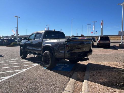 Used 2020 Toyota Tacoma TRD Off-Road image 3