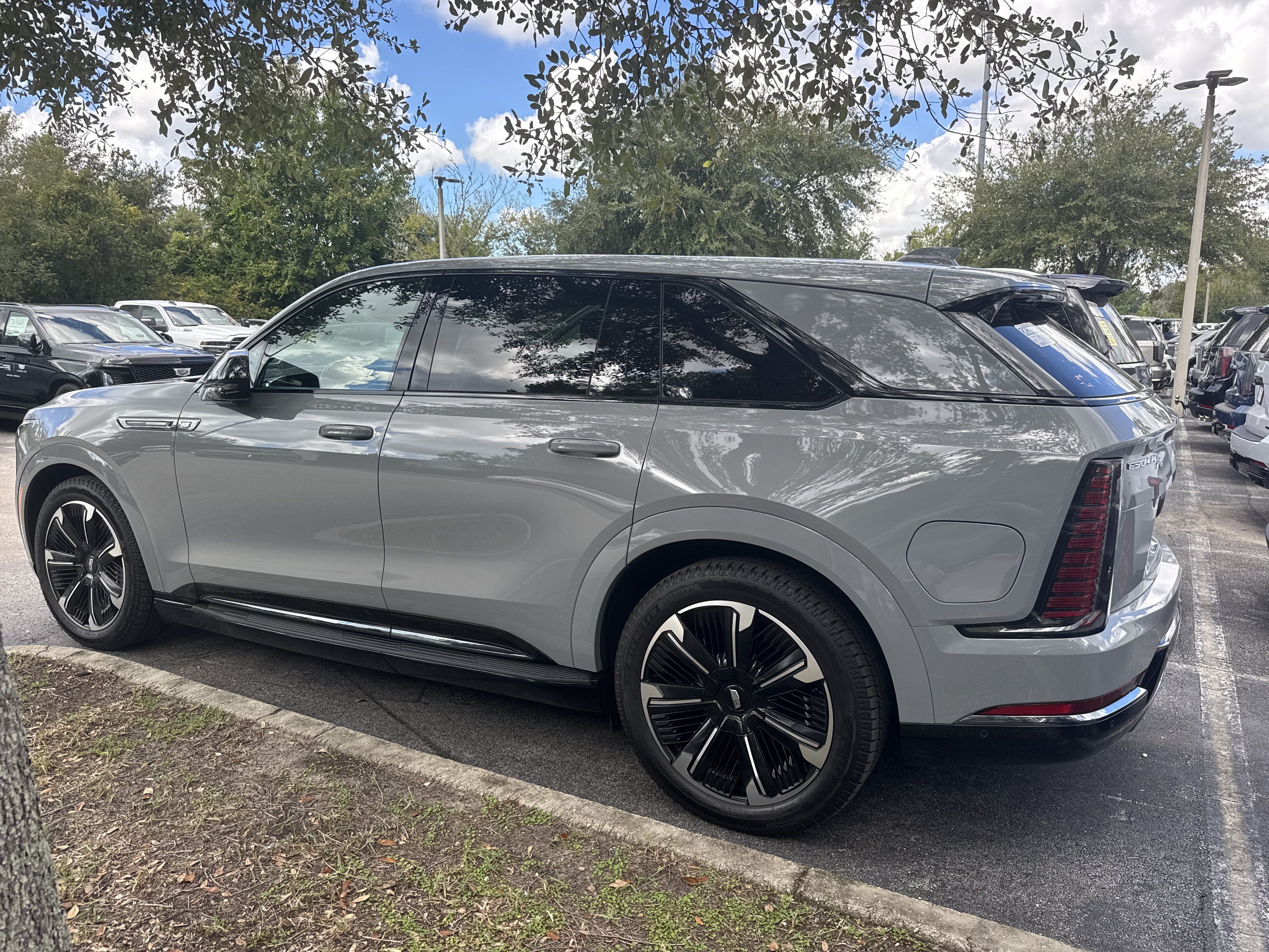 Used 2026 Cadillac Escalade IQ Sport 2 w/ LPO, Floor Liner Package AWD/4WD image 2