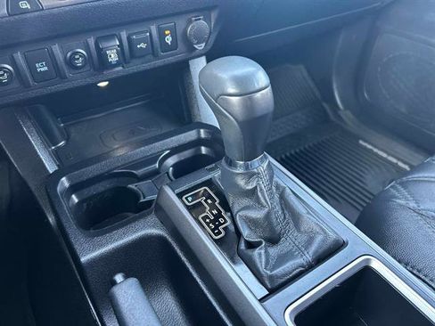 Used 2020 Toyota Tacoma TRD Off-Road image 30