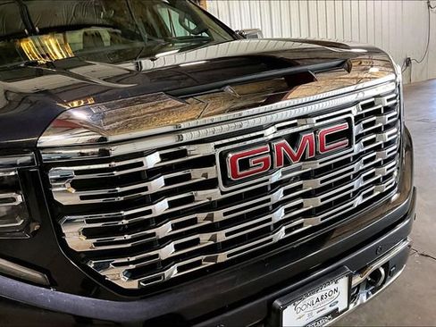 Certified 2023 GMC Sierra 1500 Denali w/ Denali Reserve Package AWD/4WD image 11