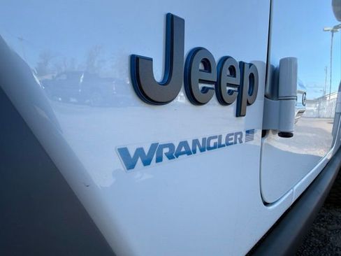 Used 2023 Jeep Wrangler Unlimited AWD/4WD image 6