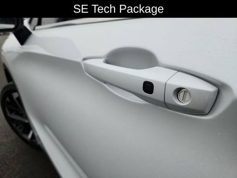 Used 2023 Mitsubishi Outlander SE image 19