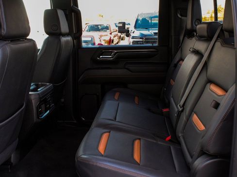 Used 2024 GMC Sierra 2500 AT4 w/ Technology Package image 32