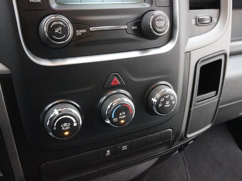 Used 2018 RAM 1500 Express w/ Express Value Package AWD/4WD image 19