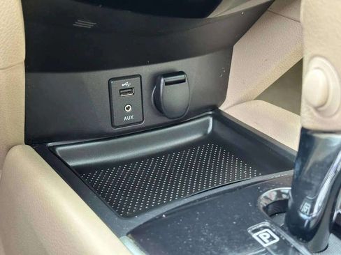 Used 2014 Nissan Rogue SL w/ SL Premium Package image 32