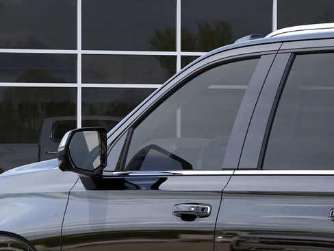 New 2026 Chevrolet Suburban Premier AWD/4WD image 12