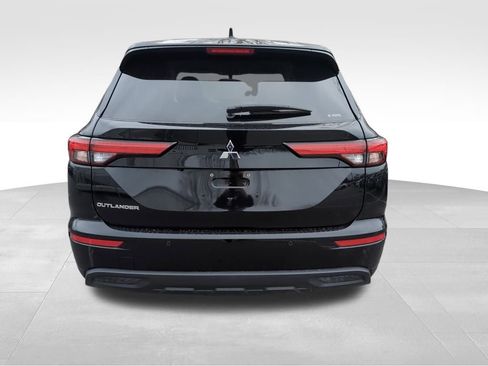 Used 2024 Mitsubishi Outlander ES image 6