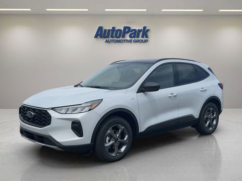 New 2025 Ford Escape ST-Line w/ Tech Pack #1 AWD/4WD image 3