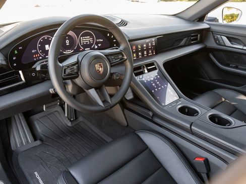 Certified 2025 Porsche Taycan image 4